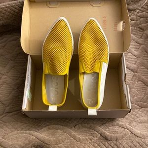 Pointed Toe Casual Sneakers